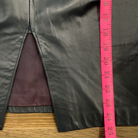 Vintage DANIER Black Leather Pencil Skirt 🖤 — Timeless & Chic - Picture 9 of 9